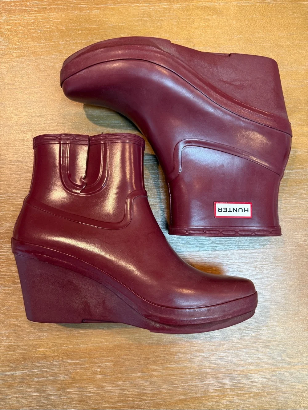 Hunter Women’s Wedge Short Rain Boot Burgundy Size 10